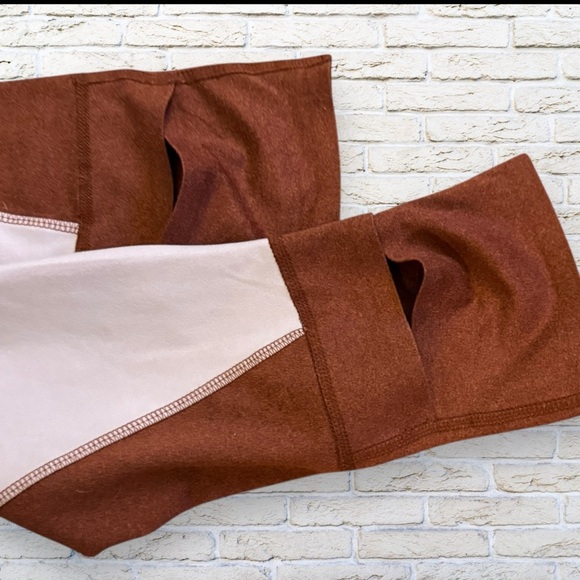 Lands' End Red and Pink Leggings Dynamic Color-Block Design - Picture 4 of 5